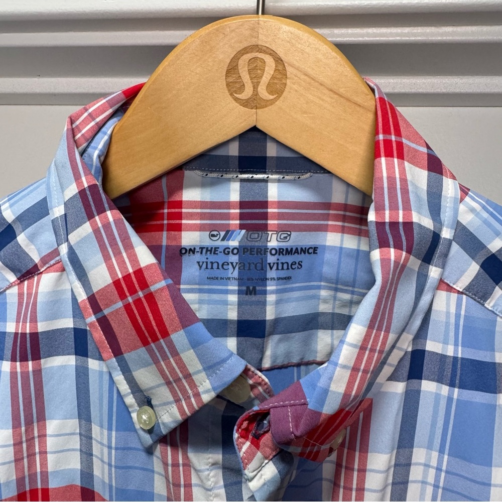 Vineyard Vines Performance Button Down Shirt - image 2